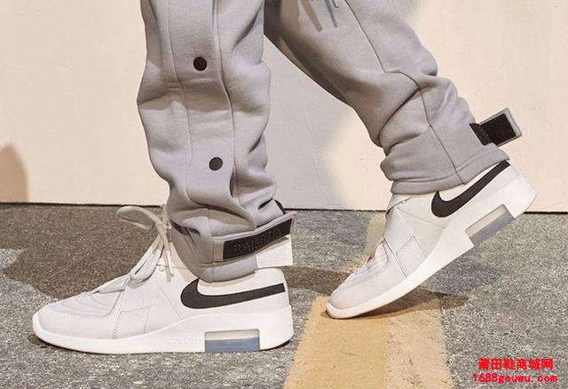 Air Fear of God Moccasin 联名鞋款